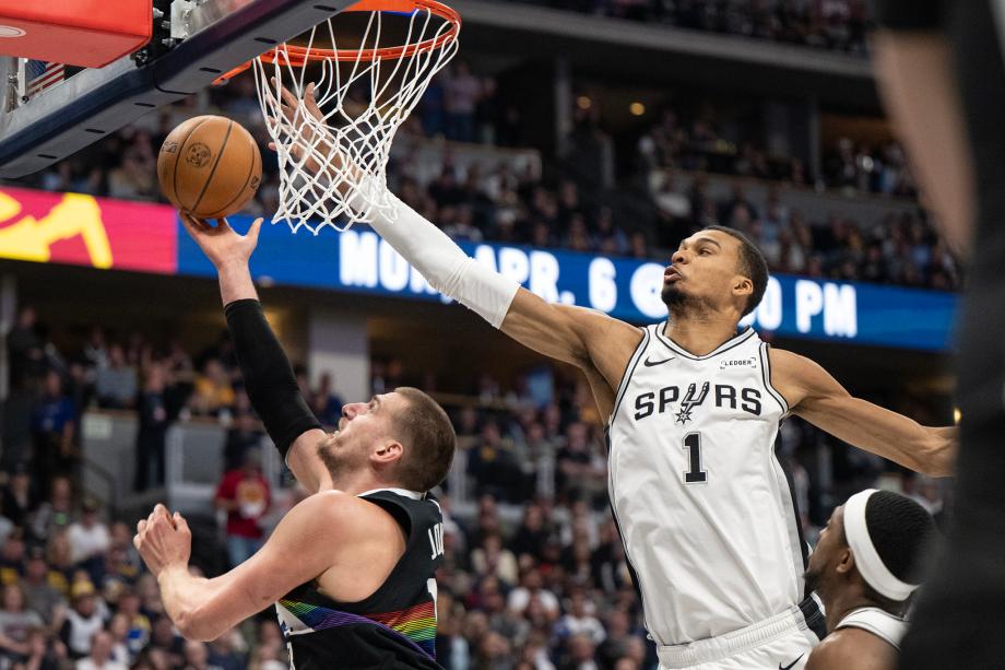 百家乐官网-NBA-约基奇40+8+13文班34+18+7 掘金加时险胜马刺